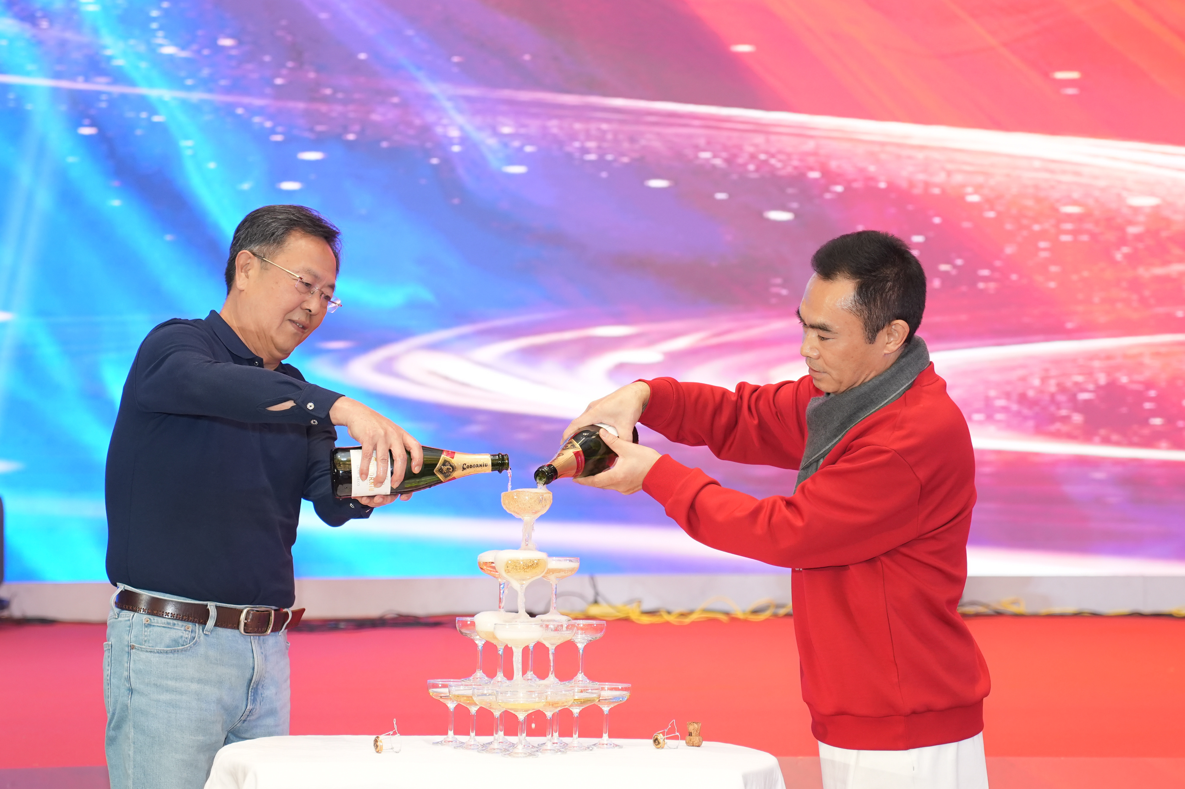 年會(huì )的每一幕，都是我們共同的珍藏